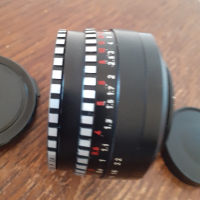Обектив Meyer-Optik Gorlitz Domiplan 50mm f/2.8 на резба М42
, снимка 2 - Обективи и филтри - 44900542