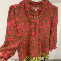 Красива дамска блуза в размер S, снимка 10 - Блузи с дълъг ръкав и пуловери - 44118717