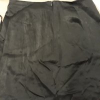 Черна къса секси пола сатен, чисто нова с нейно коланче, с цип, снимка 9 - Поли - 39217840