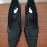 Обувки, снимка 1 - Дамски ежедневни обувки - 26435197