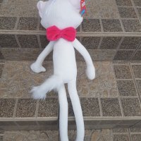 Кукла голяма плюшена играчка принцеса КОТКА МАРИ-ЛУИЗ ФОН ФРАНЦ цвят бяла с розови панделки, снимка 2 - Плюшени играчки - 26685382