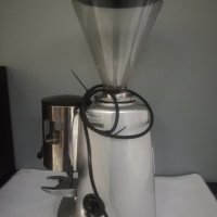 Професионална кафемелачка Mazzer.Италианска машина за мелене на кафе, снимка 6 - Обзавеждане на кухня - 43120733