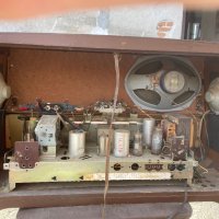 Радио Schaub-Lorenz 1960/1961, снимка 2 - Антикварни и старинни предмети - 39925312