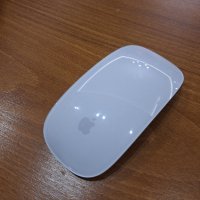 Apple Magic Mouse 2 / A1657 / Като нова, снимка 1 - Клавиатури и мишки - 43352252