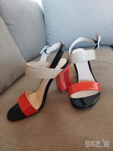 Дамски лачени обувки с интересен ток марка Morissett номер 37, снимка 1