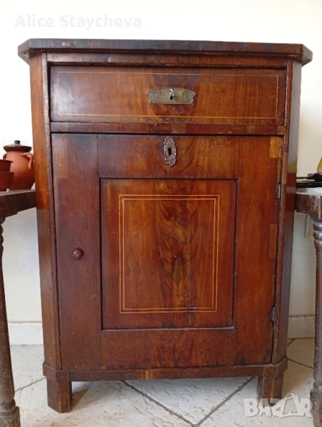 Ретро дървен шкаф , снимка 1