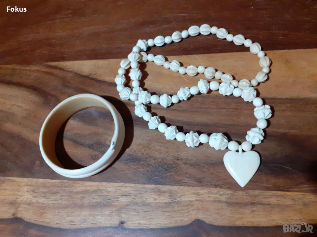 Комплект бижута - гердан и гривна от кост, снимка 1
