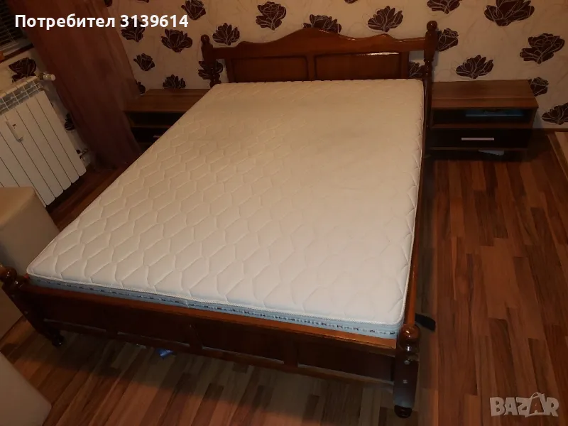 Спалня, матрак и 2 нощни шкафчета, снимка 1