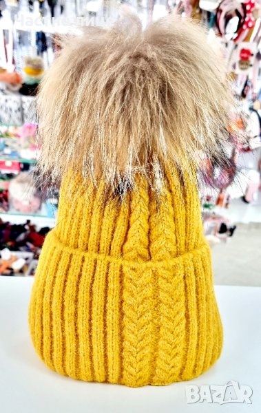 Шапка с помпон от естествен косъм , снимка 1