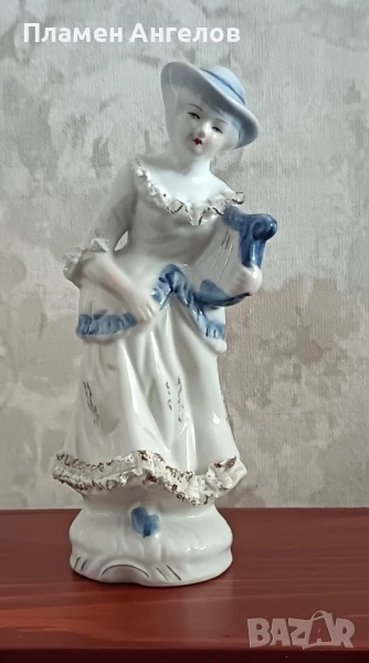 Порцеланова статуетка , снимка 1