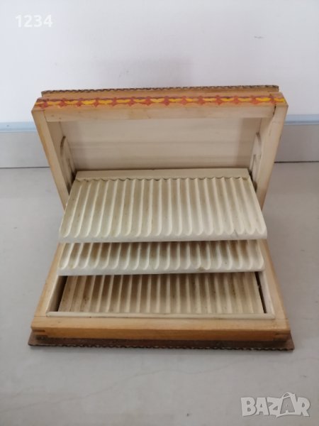 Дървена кутия 22 х 14 h 5.5 см. , снимка 1