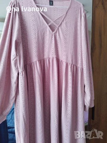 дамска розова рокля 