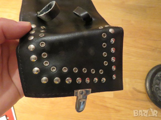 Рокерска моторджийска чантичка, чанта - красота от кожа и метал за теб, снимка 3 - Чанти - 38219067