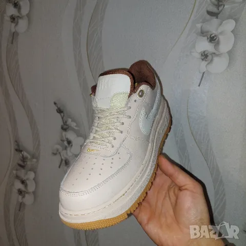 маратонки Nike Air Force 1 Luxe  номер 39  , снимка 14 - Маратонки - 48286959