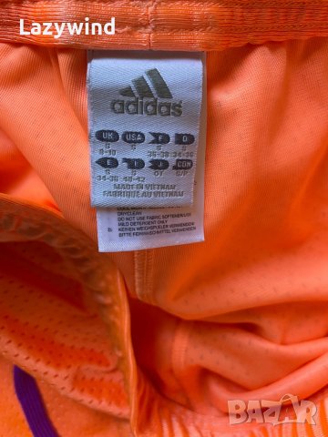 Оригинални спортни панталонки Adidas, снимка 2 - Къси панталони и бермуди - 39751575