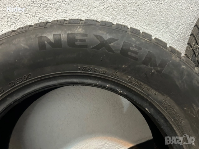 Зимни гуми 215 65 16, снимка 2 - Гуми и джанти - 52401144