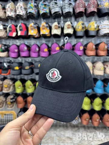 шапки с козирка karl lagerfeld Moncler calvin klein louis vuitton , снимка 10 - Шапки - 50684223