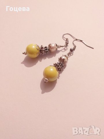 Красиви Барокови обеци с естествена бяла перла и жълти перли с орнаменти в цвят Сребро , снимка 2 - Обеци - 27636195