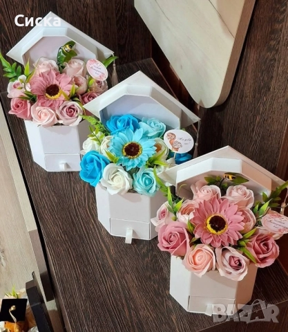 Тематични букети със 11 броя сапунени цветя от пластечен сапун за абитуриенти💃🏼 или абсолвенти, снимка 5 - Подаръци за жени - 49792923