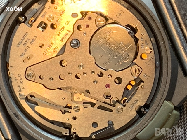 часовник Citizen Quartz Analog Chronograph  Titanium , снимка 4 - Мъжки - 51869892