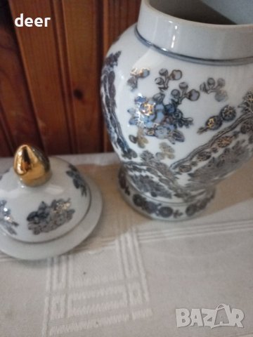 Красива, ръчно нарисувана,  китайска  порцеланова ваза, снимка 5 - Вази - 43239962