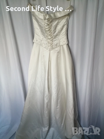 LA SPOSA дълга сватбена рокля с корсет и дълъг шлейф р-р L , снимка 9 - Сватбени рокли - 52990180