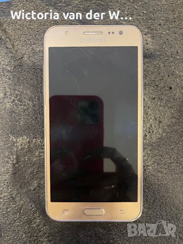 Samsung J500 златен, със счупен дисплей за части, снимка 1 - Резервни части за телефони - 40721559