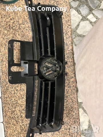 Решетка предна черна за Volkswagen Polo Hatchback IV (10.2001 - 12.2005) 1.2 12V, 64 к.с., снимка 2 - Части - 52378215