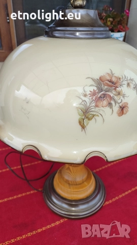 Красива голяма настолна лампа с голяма куполна стъкленица с флорални мотиви , снимка 3 - Настолни лампи - 52747719