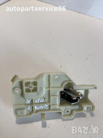 Предна дясна вътрешна дръжка за Jeep Compass 2.2 CRD (2011) #222, снимка 2 - Части - 53609810