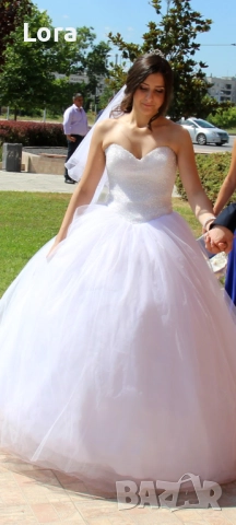 Сватбена рокля с корсет от мъниста и цялата в брукат, снимка 7 - Рокли - 52741483