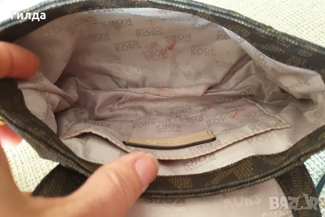 оригинална Michael Kors Monogram чанта налична, снимка 8 - Чанти - 48681820