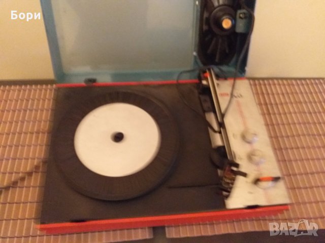 Грамофон UNITRA FONICA Mister Hit WG-400 , снимка 3 - Грамофони - 27106459