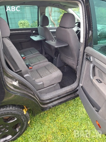 На части Vw Touran 2.0 TDI - DSG, снимка 15 - Автомобили и джипове - 49292360