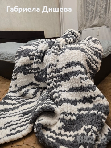 Луксозно ръчно плетено одеало. , снимка 2 - Олекотени завивки и одеяла - 53057721