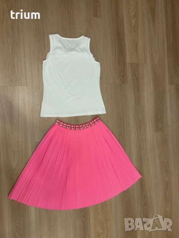 Комплект за момиче, пола и потник Guess, 16г., снимка 5 - Комплекти - 52769688