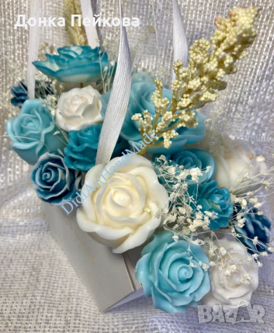 Луксозен букет от соеви свещи в тюркоаз и бяло – ръчна изработка, снимка 7 - Декорация за дома - 53516640