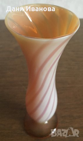 Стъклена бяло-оранжева ваза, снимка 2 - Вази - 28257439