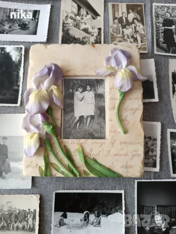 Красива рамка от полирезин с нежни ириси, снимка 2 - Антикварни и старинни предмети - 49831941