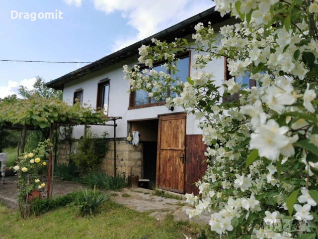 Имот в много добро състояние, снимка 5 - Парцели - 50598106