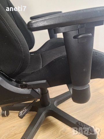 Геймърски стол DXRacer отлично работещи механизми и здрав черен текстил, снимка 2 - Столове - 52856209
