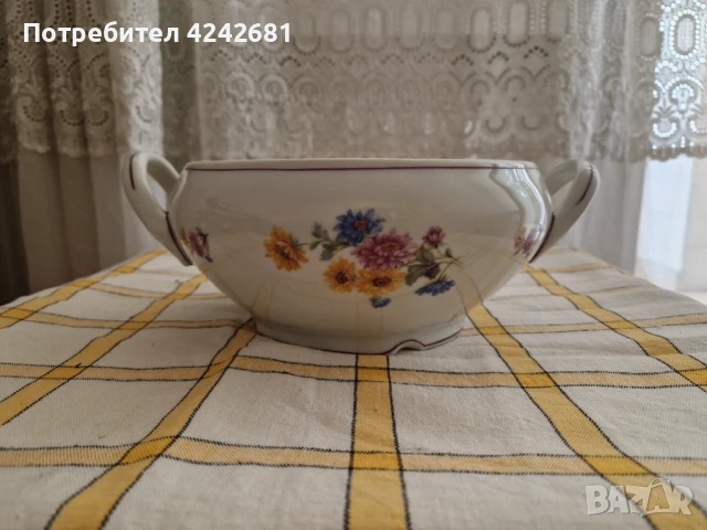 Порцеланов супник