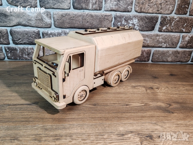 Дървен модел на Камион–Цистерна – Craft Camp, снимка 2 - Коли, камиони, мотори, писти - 52736076