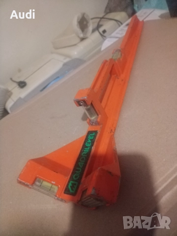 Професионален нивелир за кофраж METRICA QUADRILEVEL Дължина 600 мм Масивен лят алуминий 1.1кг. Призм