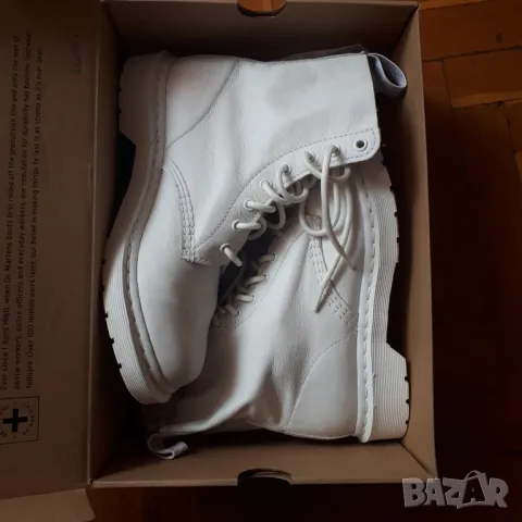 Dr. Martens 41 номер естествена кожа бели, снимка 2 - Дамски боти - 47998431