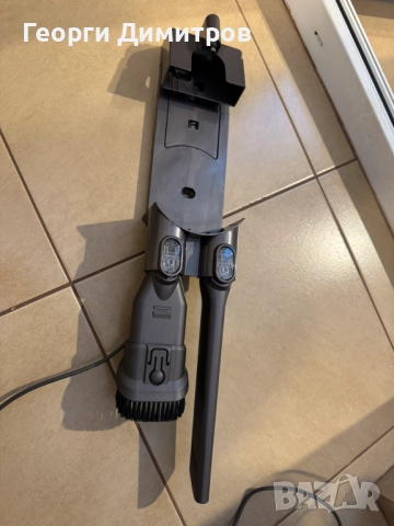 Dyson V6 Безкабелна прахосмукачка - пълен комплект + Laser, снимка 6 - Прахосмукачки - 52956306
