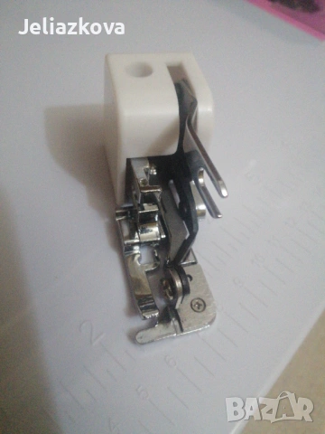 Оверлог приставка за много операционни машини 