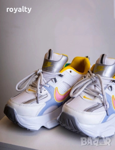 Nike Дамски Маратонки , снимка 3 - Маратонки - 52885986