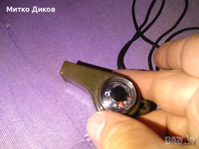Свирка за оцеляване с термометър и компас нова, снимка 4 - Екипировка - 47308010