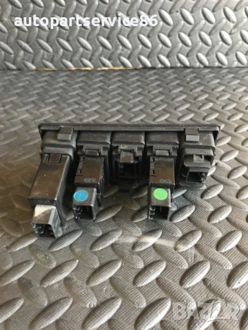 Бутон за вътрешно осветление за KIA Opirus 3.5 (2006) 93300-3F270, снимка 2 - Части - 53274680